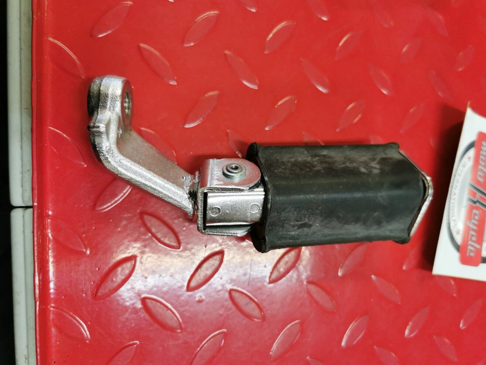 NOS Yamaha XJ1100 1982  FRT FOOTREST ASSEMBLY R 10M-27420-00-00 Y19