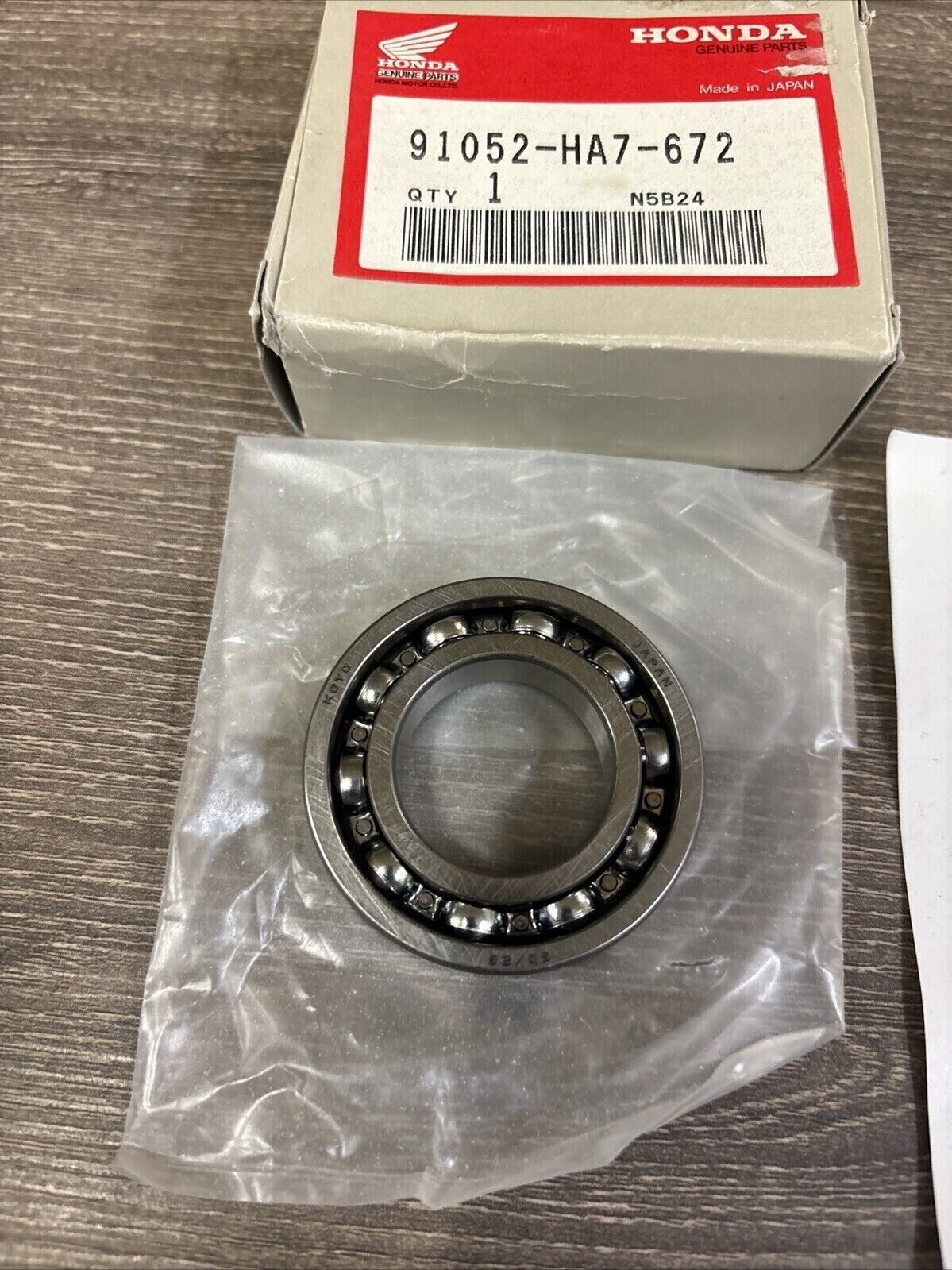 NOS Honda TRX300FW TRX350 TRX350D BALL BEARING 28X52X12 91052-HA7-672 H125