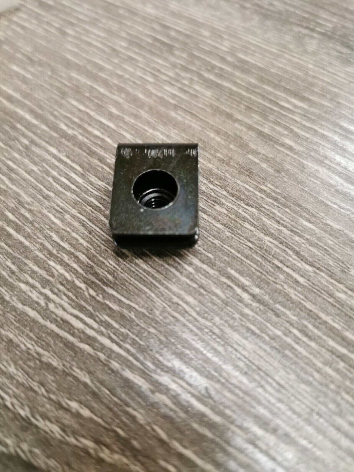 NOS YAMAHA RD350 1985 - 1988 NUT PLATE 47X-21736-00 Y57