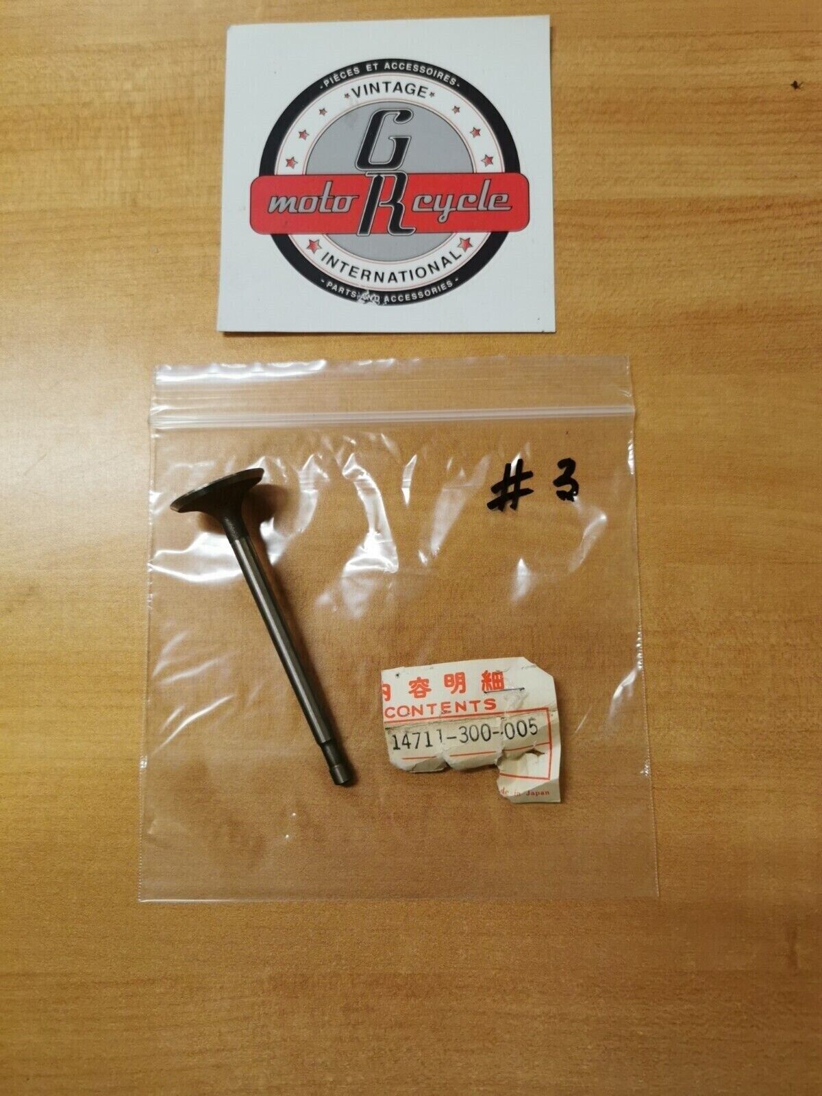 NOS HONDA CB750 VALVE IN (MITSUBISHI) 14711-300-005 (#3) H20