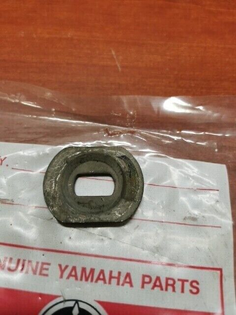 NOS Yamaha SPECIAL SHAPE WASHER 853-47374-00-00 SUB 90209-22027-00 Y131