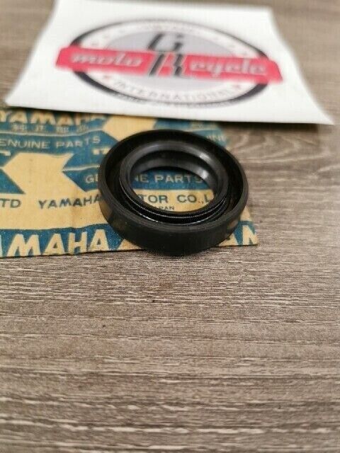 NOS YAMAHA OIL SEAL 93103-25056-00 SUB 93103-25109-00 Y150