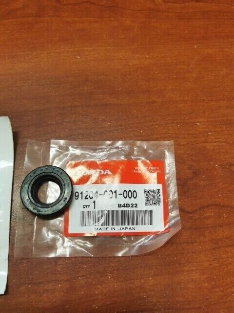 NOS Honda C100 C102 C105 C110 C115 C240 OIL SEAL 91204-001-000 H3