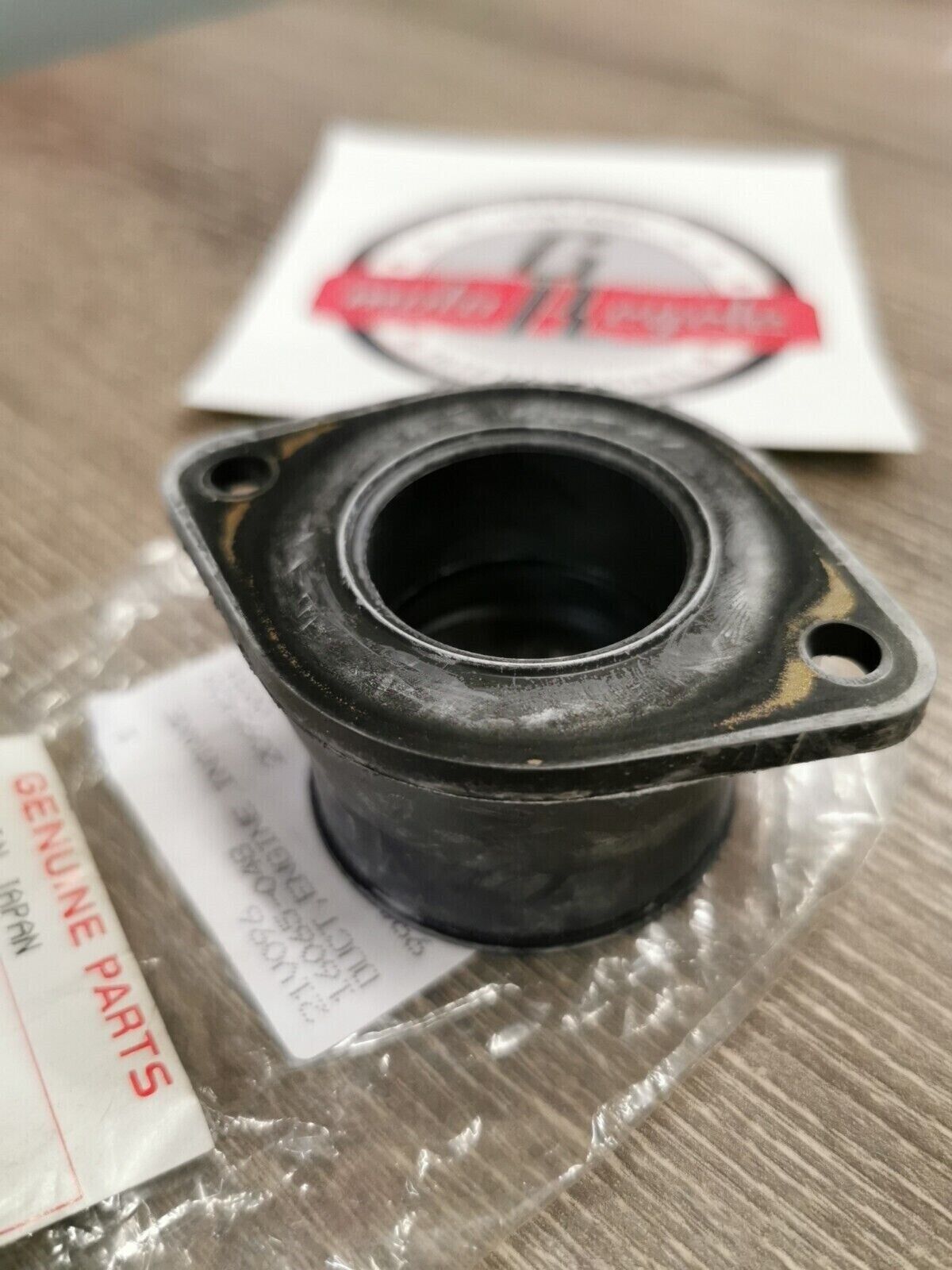NOS KAWASAKI KZ650 KZ400 1975 - 1979 DUCT  ENGINE INTAKE 16065-048 K29