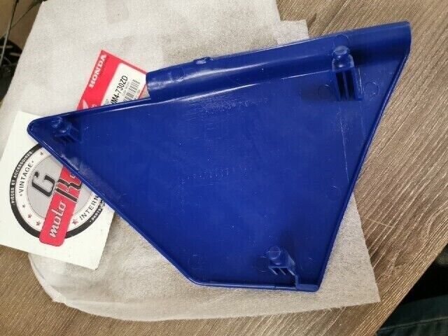 NOS HONDA TRX300 FOURTRAX 1990 COVER RIGHT SIDE PB149 BLUE 83500-HM4-730ZD  H102