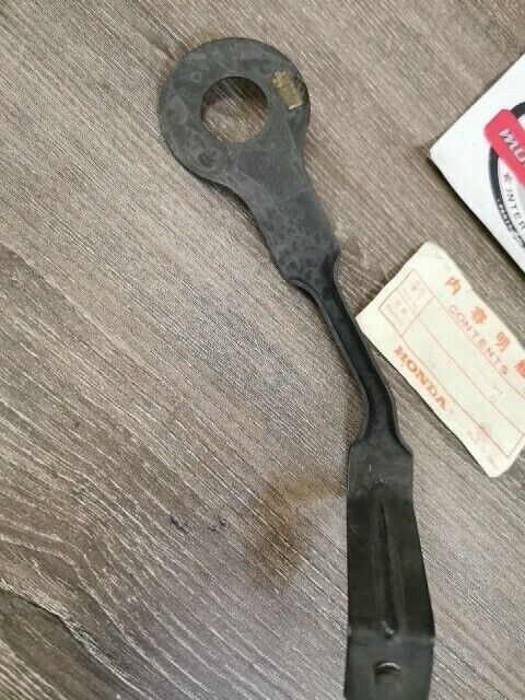 NOS HONDA LAWN MOWERS HRB216 PLATE L RR ADJUST 42966-VE2-000  H105