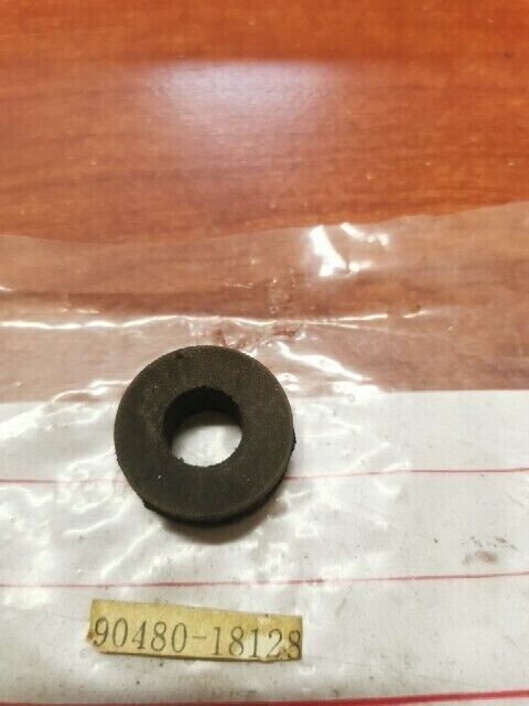 NOS Yamaha RD250 RD350 RD400 TX500 XS500 GROMMET 90480-18128-00 SUB 360-833 Y166