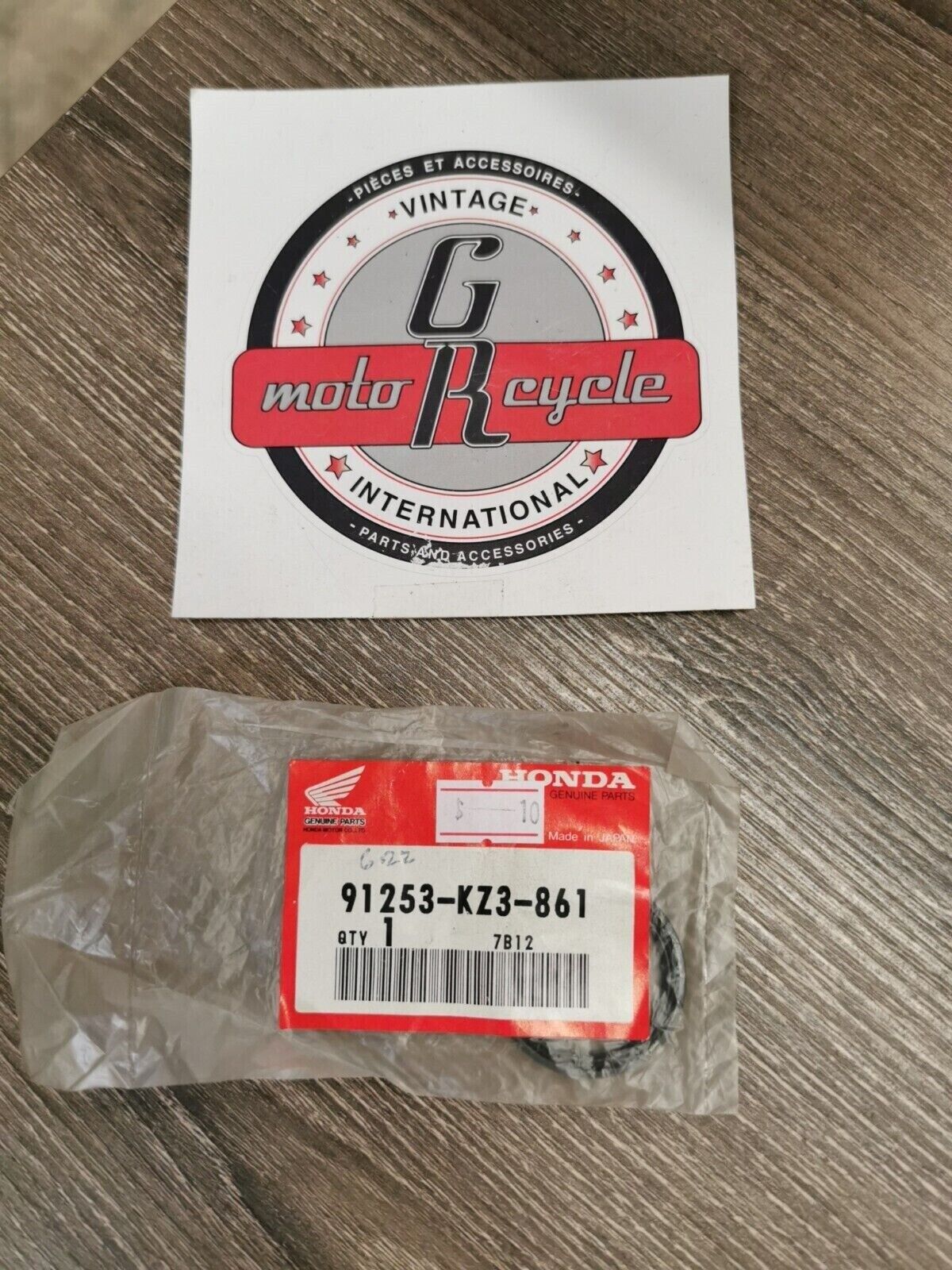 NOS HONDA DUST SEAL 91253-KZ3-861  H53