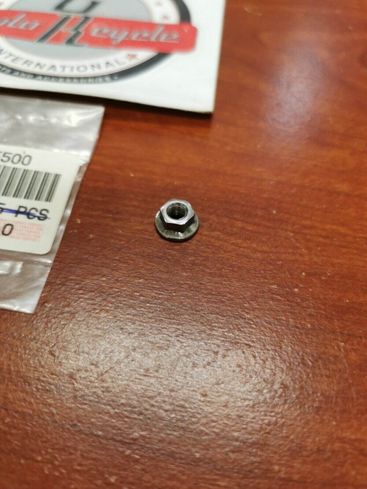 NOS Yamaha 1979 XS1100 FLANGE NUT 95701-05500-00 SUB. 95707-05500-00 Y99