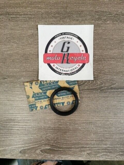 NOS YAMAHA XT500H DT250F XT500D DT1MX DT1S DT2 RT3 0IL SEAL 93105-50010-00 Y150