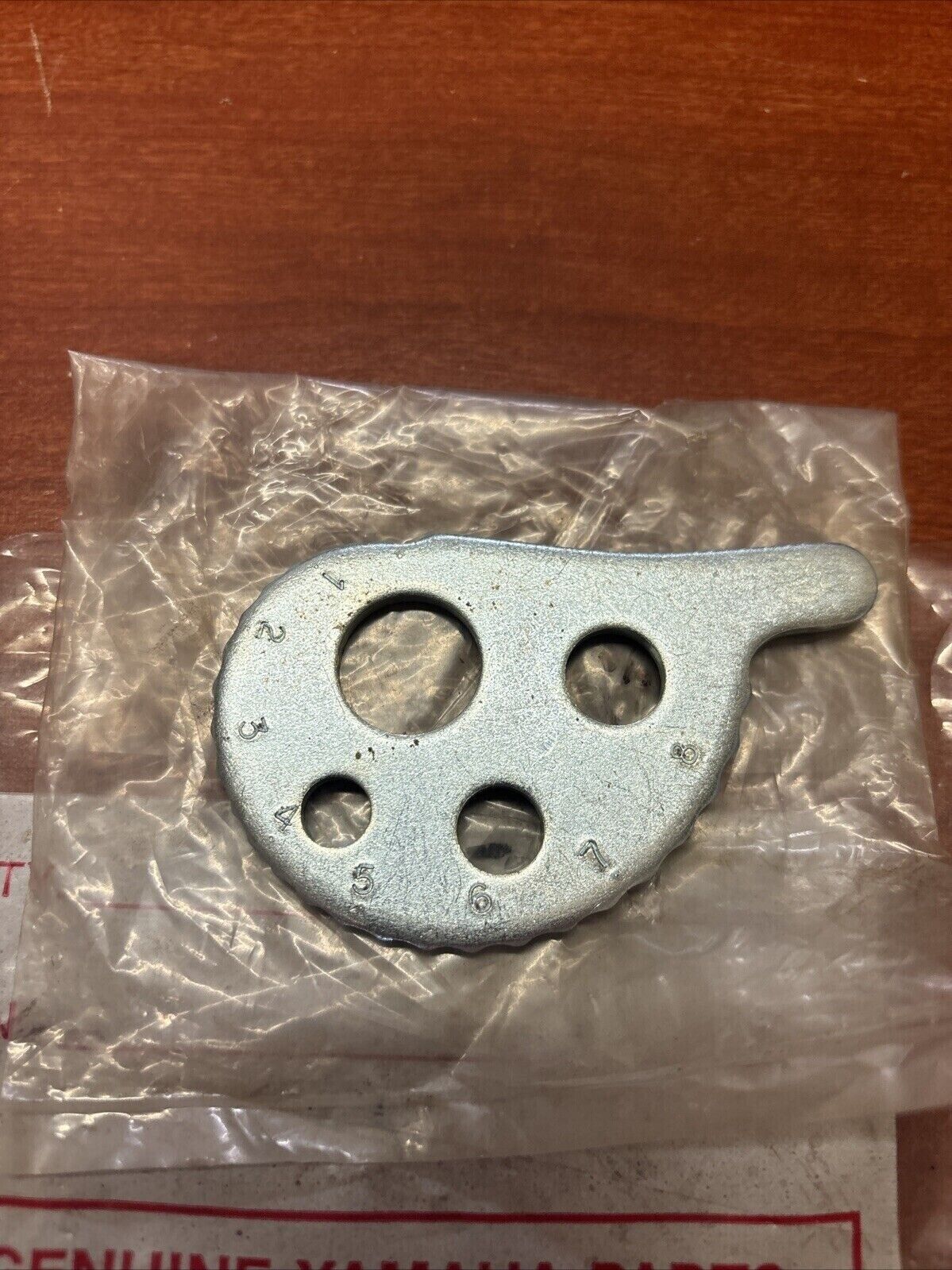 NOS Yamaha DT250 DT400 CHAIN PULLER 1M1-25388-00-00 SUB 1M1-25388-01-00 Y182