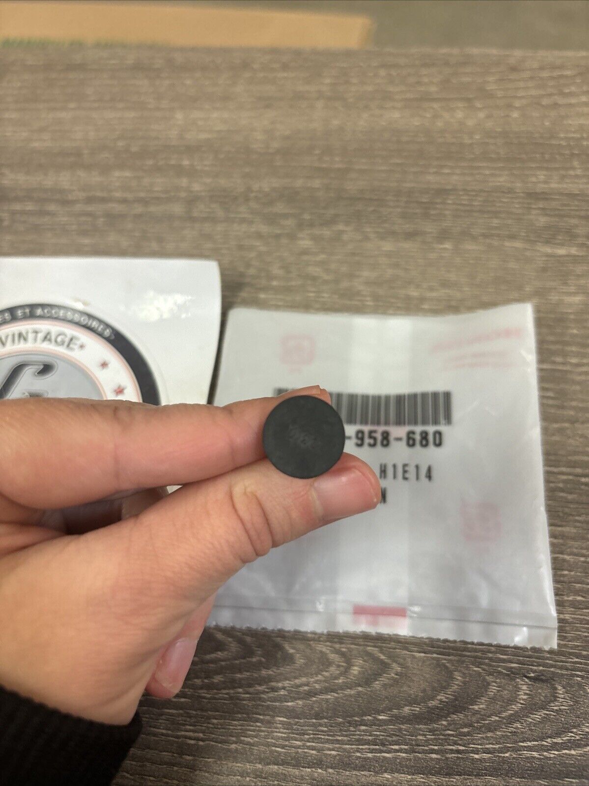 NOS Honda ATC200E ATC250ES TRX250 TRX350 D SUB CARRIER RUBBER 81310-958-680 H159