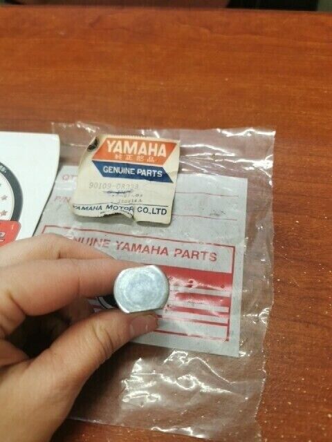 NOS Yamaha TX650 TX750 XS650 BOLT 90109-08338-00 SUB 341-25378-00-00 Y162