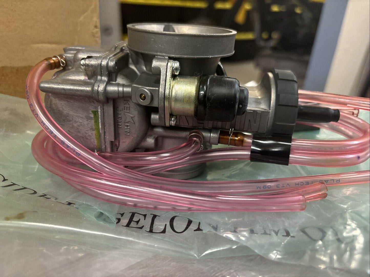 NOS Honda 1997 1998 CR250R CARBURETOR KEIHIN PJ28LA 16100-KZ3-B11 H136