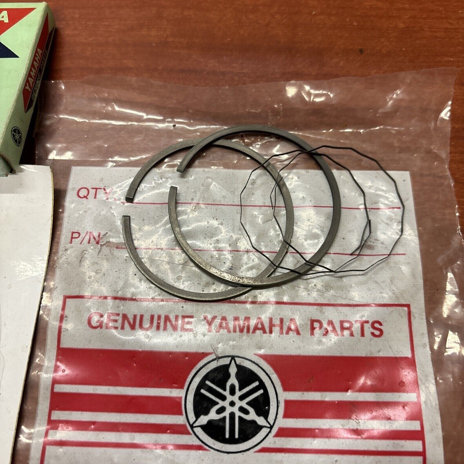 NOS Yamaha 1972 DS7 PISTON RING 0.25 280-11601-10-00 Y174