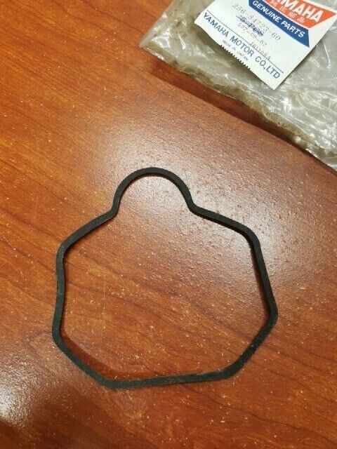 NOS Yamaha 1970 R5 TAIL LENS GASKET 256-84723-60-00 Y125