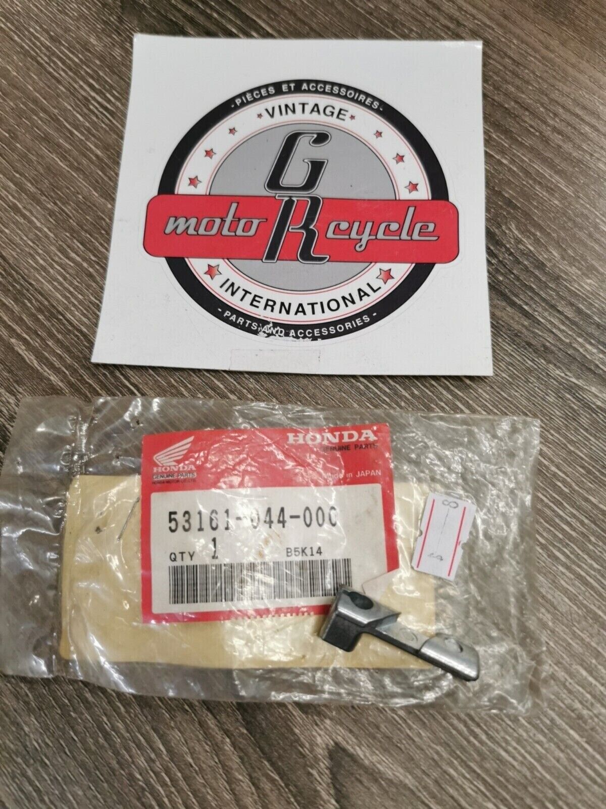 NOS HONDA HINGE 53161-044-000  H54