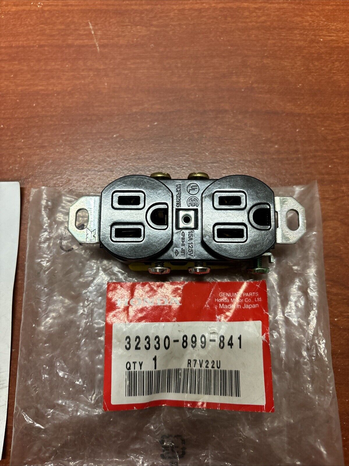 NOS Honda EG2500X EM1800X EZ2500 RECEPTACLE 15A/125V 32330-899-841 H177