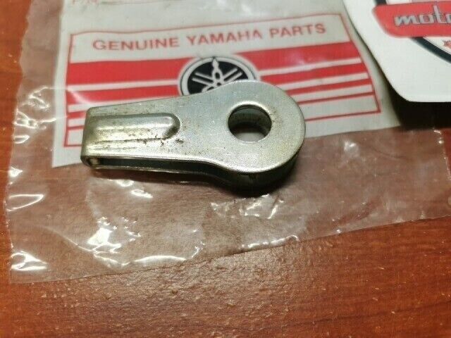 NOS Yamaha RT100 DT100 HS1 CHAIN PULLER 241-25389-00-00 SUB 241-25389-10-00 Y131