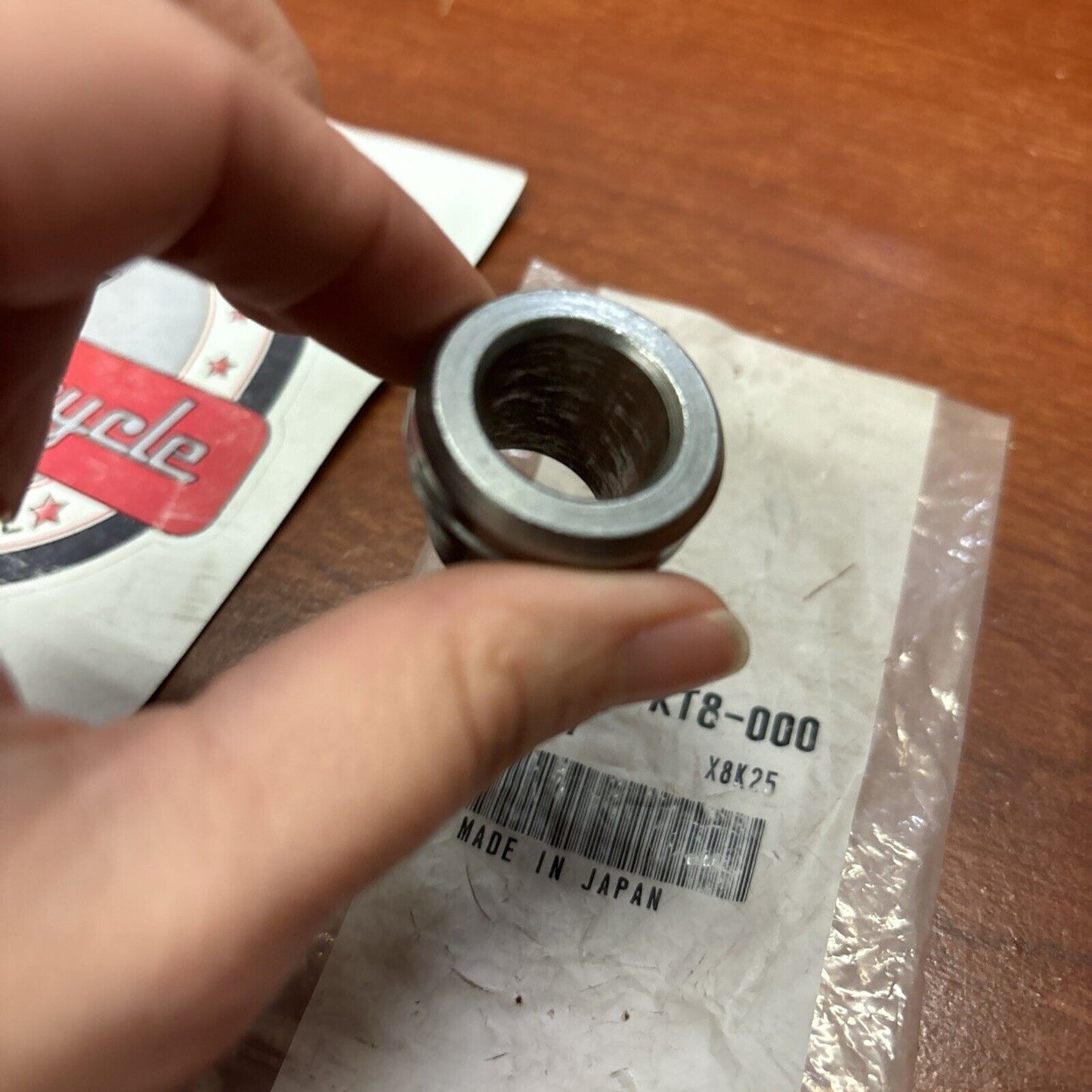 NOS Honda CB250F CB400F CBR250RR CBR600F REAR WHEEL COLLAR B 42625-KT8-000 H166