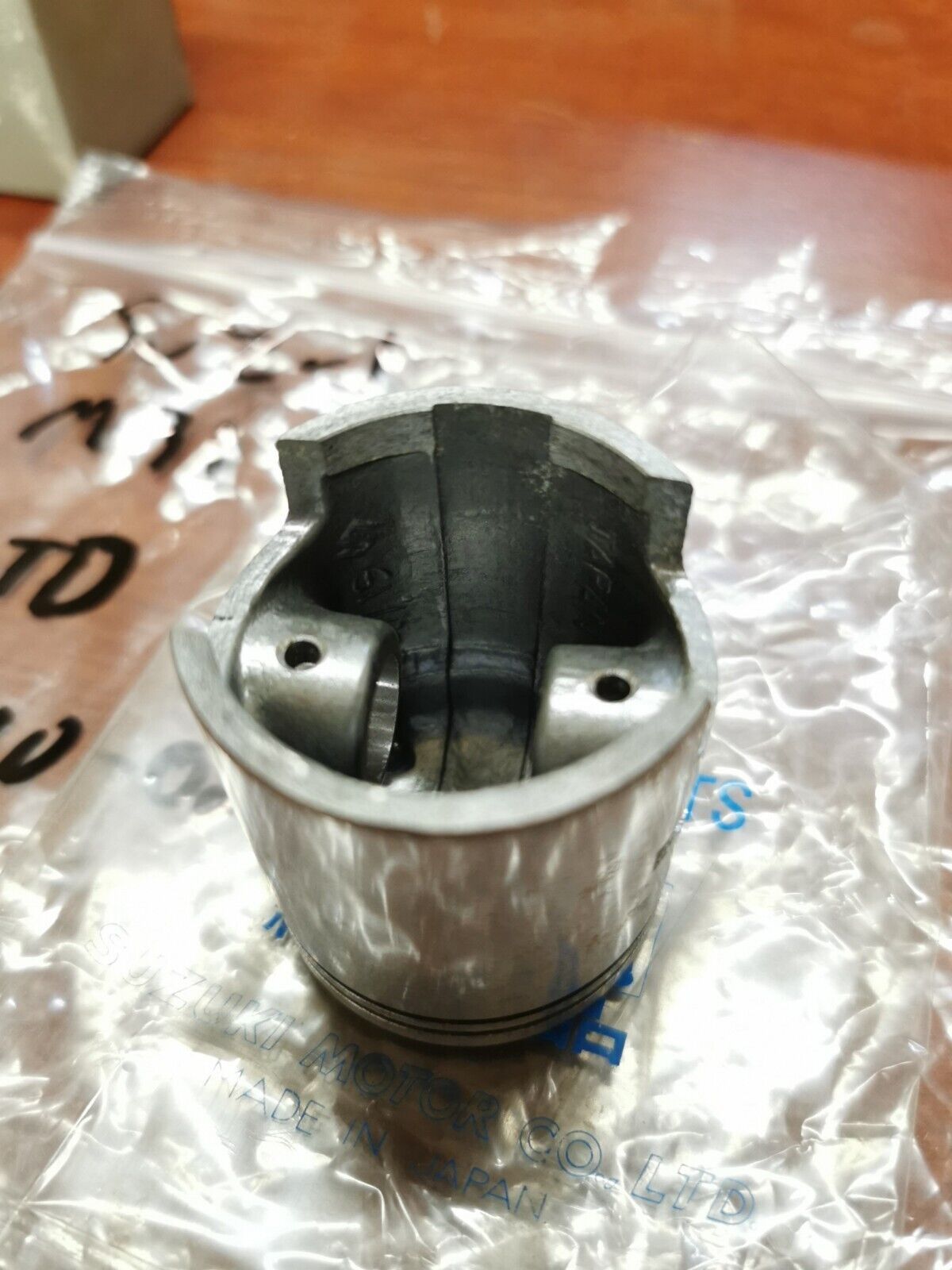 NOS Suzuki M31 PISTON STD 12110-02610 S32