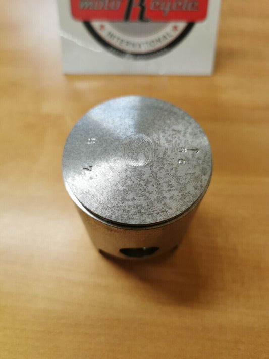 NOS YAMAHA  EX340  1976 - 1978  Piston Assembly  8A6-11631-01-97  Y45