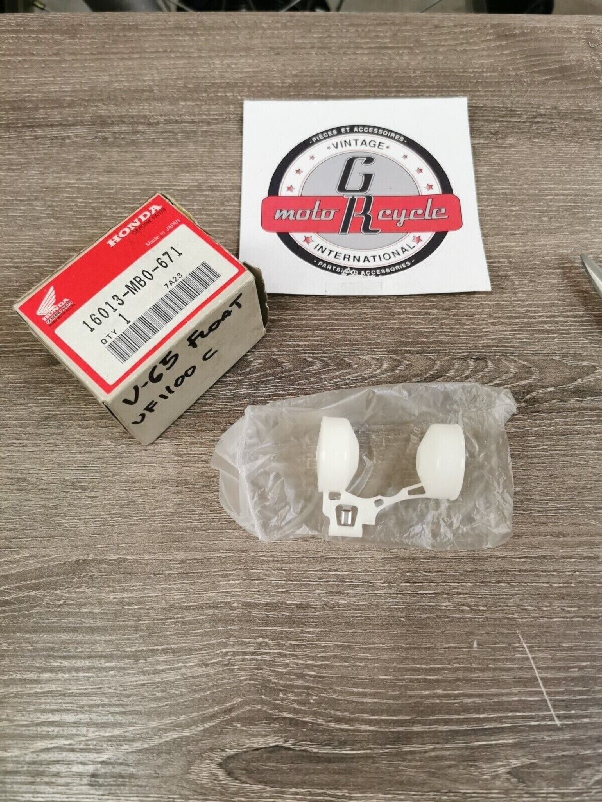 NOS HONDA VT500 VF700  GL1200 VT1100 1982 - 1987 FLOAT SET 16013-MB0-671  H44