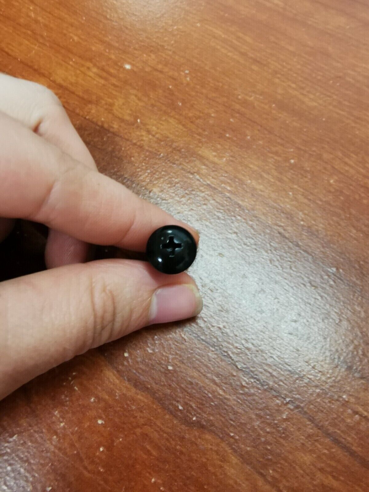 NOS Yamaha YZFR6 YZF600 FJR1300 FZ1 R6S ROUND HEAD SCREW 90150-05024-00 Y84