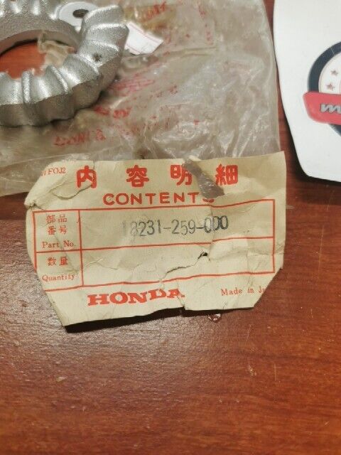 NOS Honda C72 C77 C78 CA72 CA77 CB72 CB77 EXHAUST PIPE JOINT 18231-259-000 H97