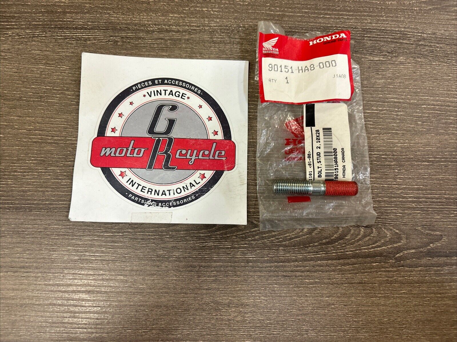 NOS Honda ATC250ES TRX250 STUD BOLT 10X28 90151-HA8-000 H134