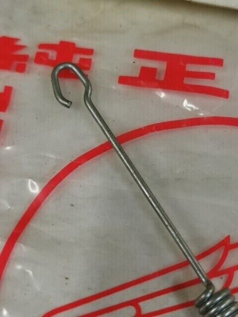 NOS HONDA C90  C95 C92 CA160 CA92 SPRING 43521-200-000 H70