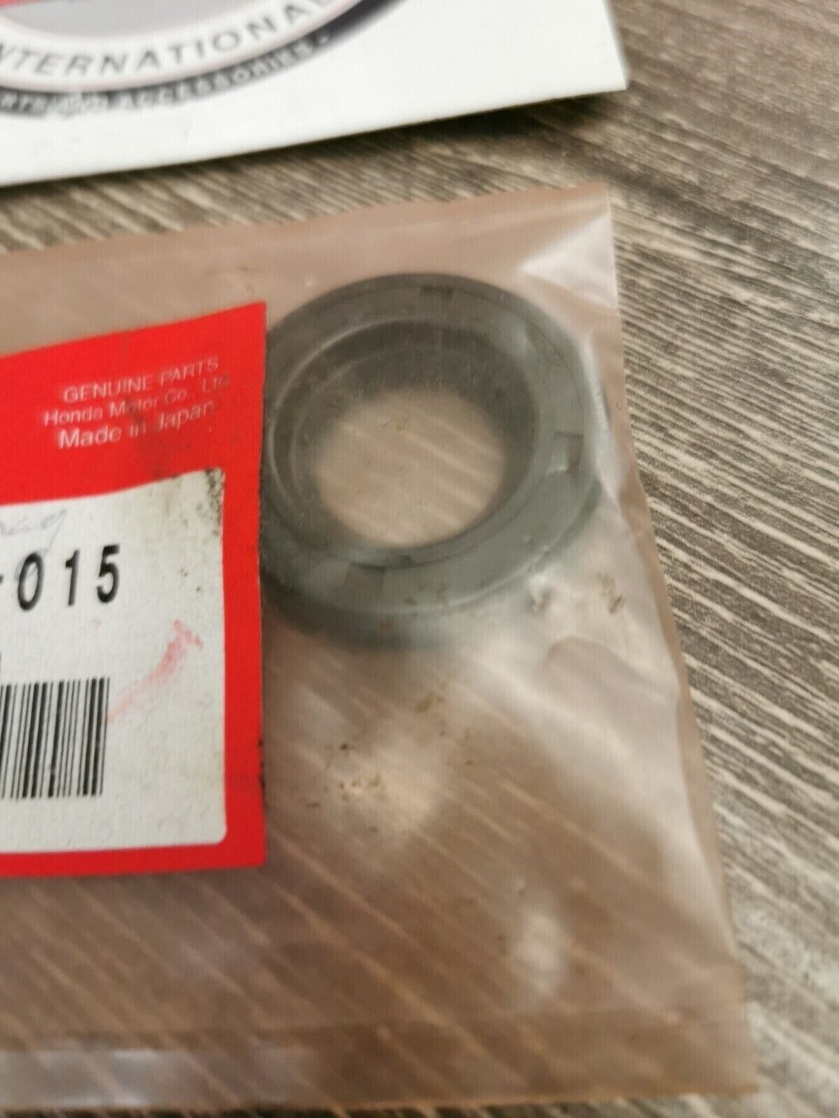 NEW NOS HONDA  OIL SEAL  91202-115-015  H56