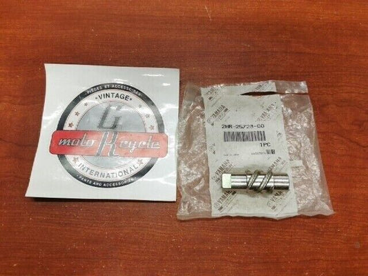 NOS Yamaha YFM350FW REAR BRAKE CALIPER CAM 2HR-25728-00-00 Y103