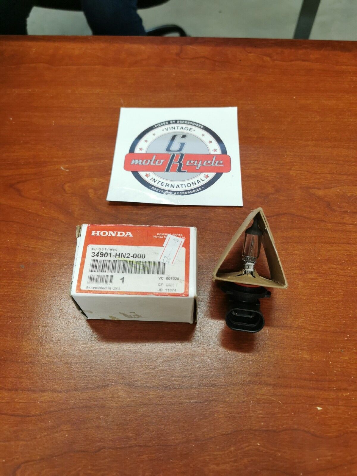 NOS Honda TRX500 TRX450 HEADLIGHT BULB (12V 45W) 34901-HN2-000 H35