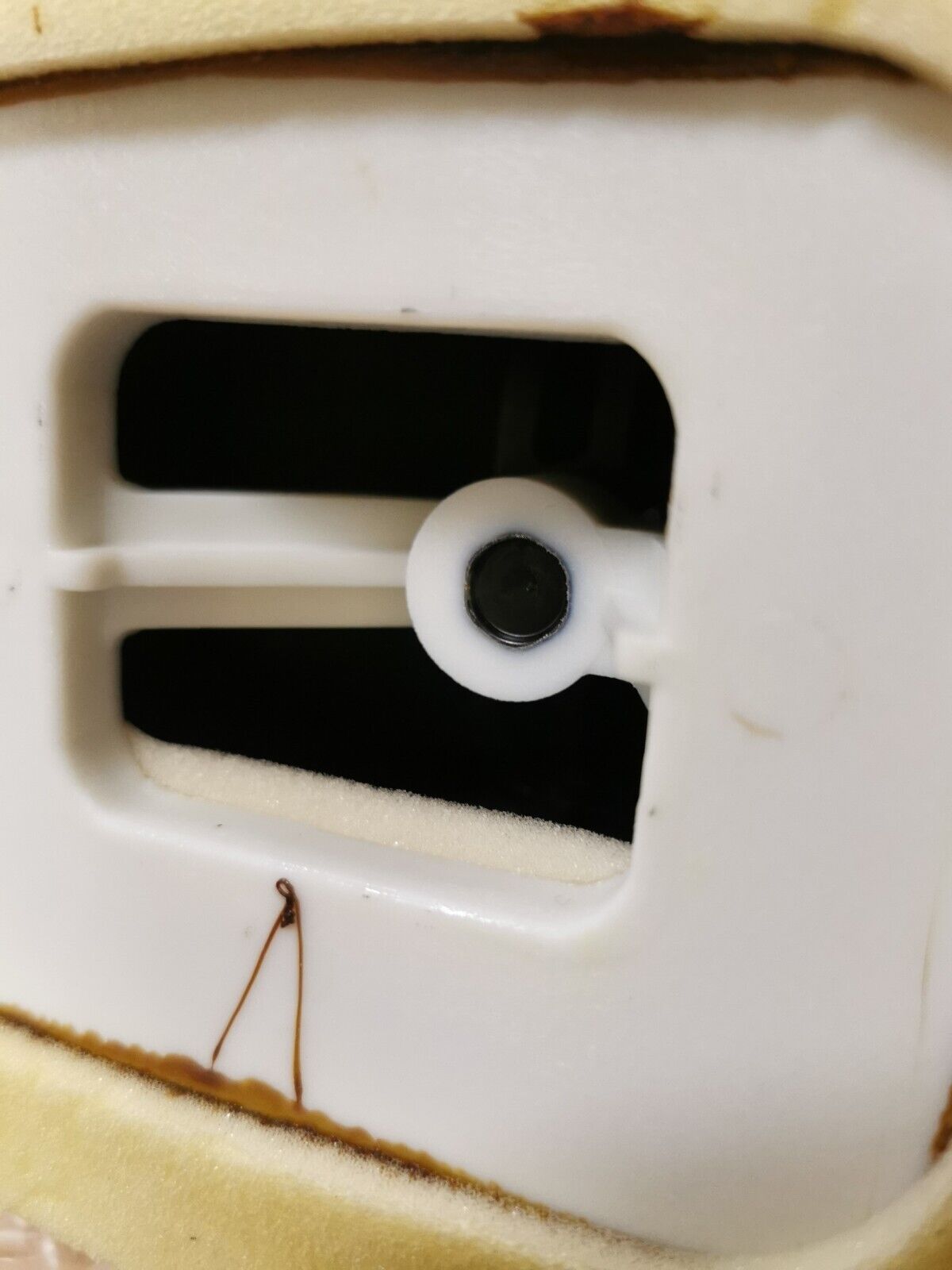 NOS YAMAHA TTR125 AIR FILTER 5HP-14450-00-00 Y39