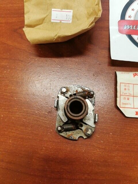 NOS Honda ATC90 SPARK ADVANCER 30220-918-004 H75