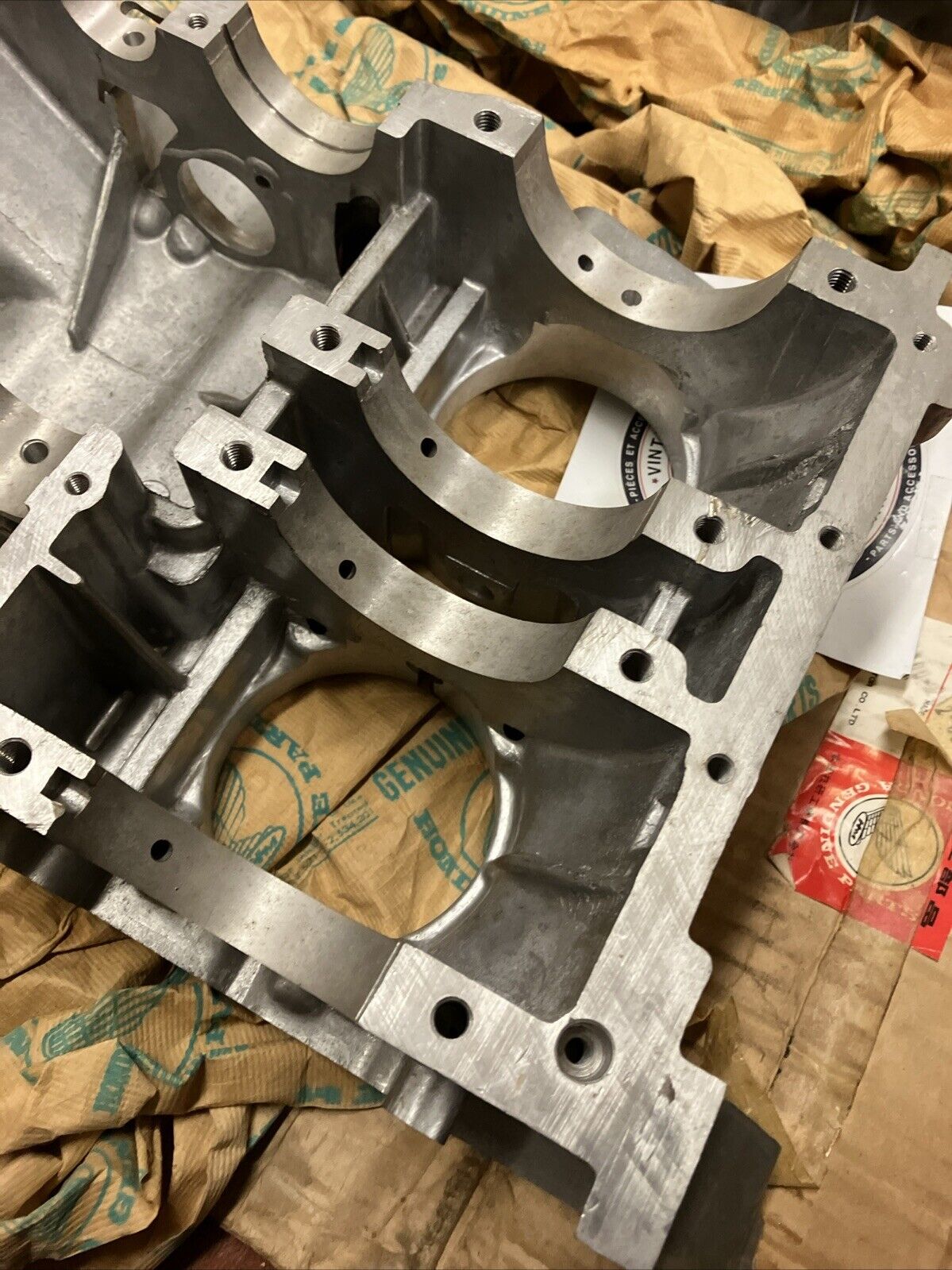 NOS Honda CB450 CL450 UPPER & UNDER CRANKCASE 11100-292-080 11200-292-080 H153
