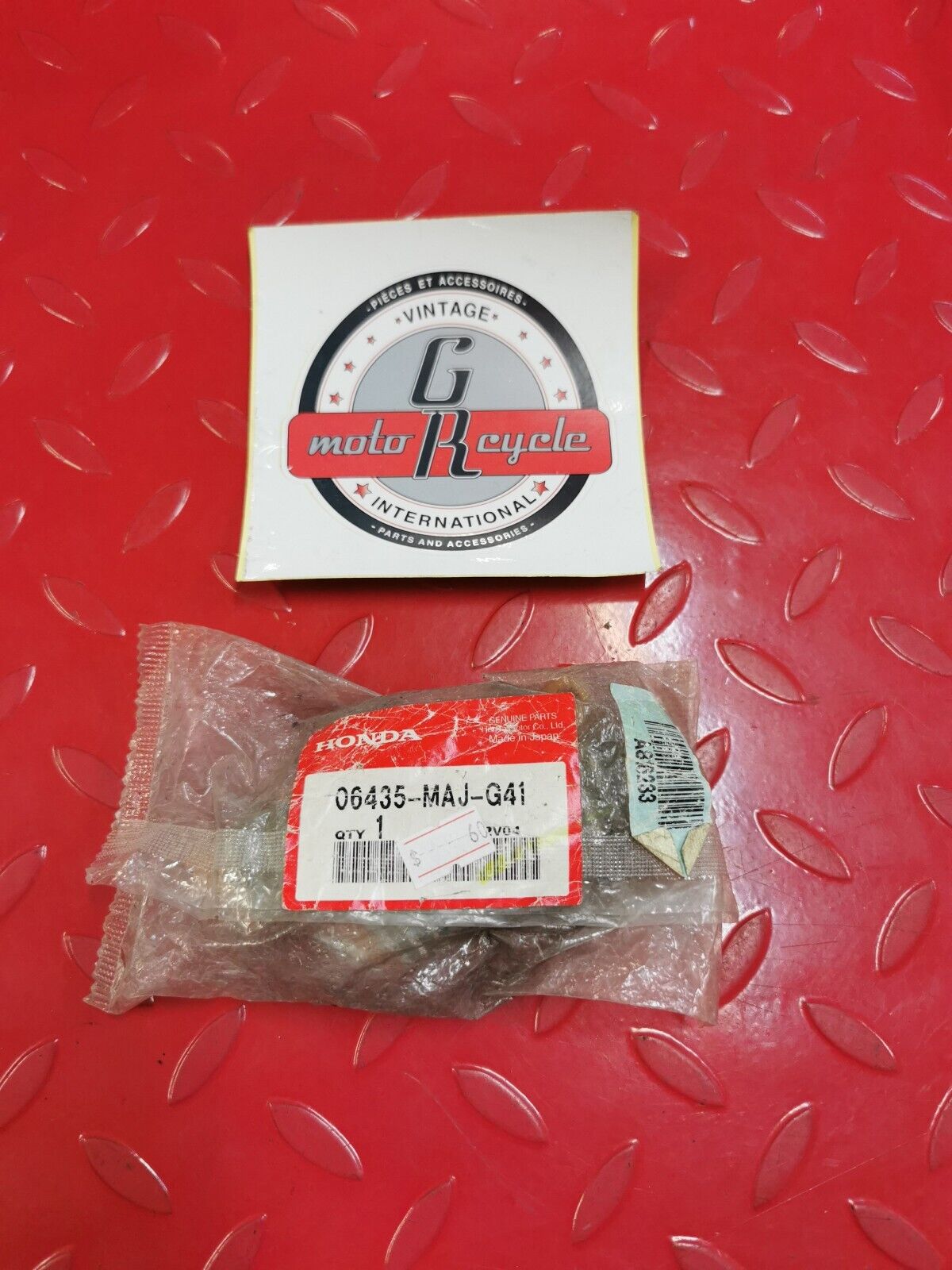 NOS HONDA ST1100 1996 - 2002 BRAKE PAD SET 06435-MAJ-G41 H15