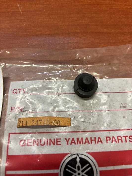 NOS Yamaha MAIN STAND STOPPER 214-24745-00-00 SUB 116-27114-00-00 Y182