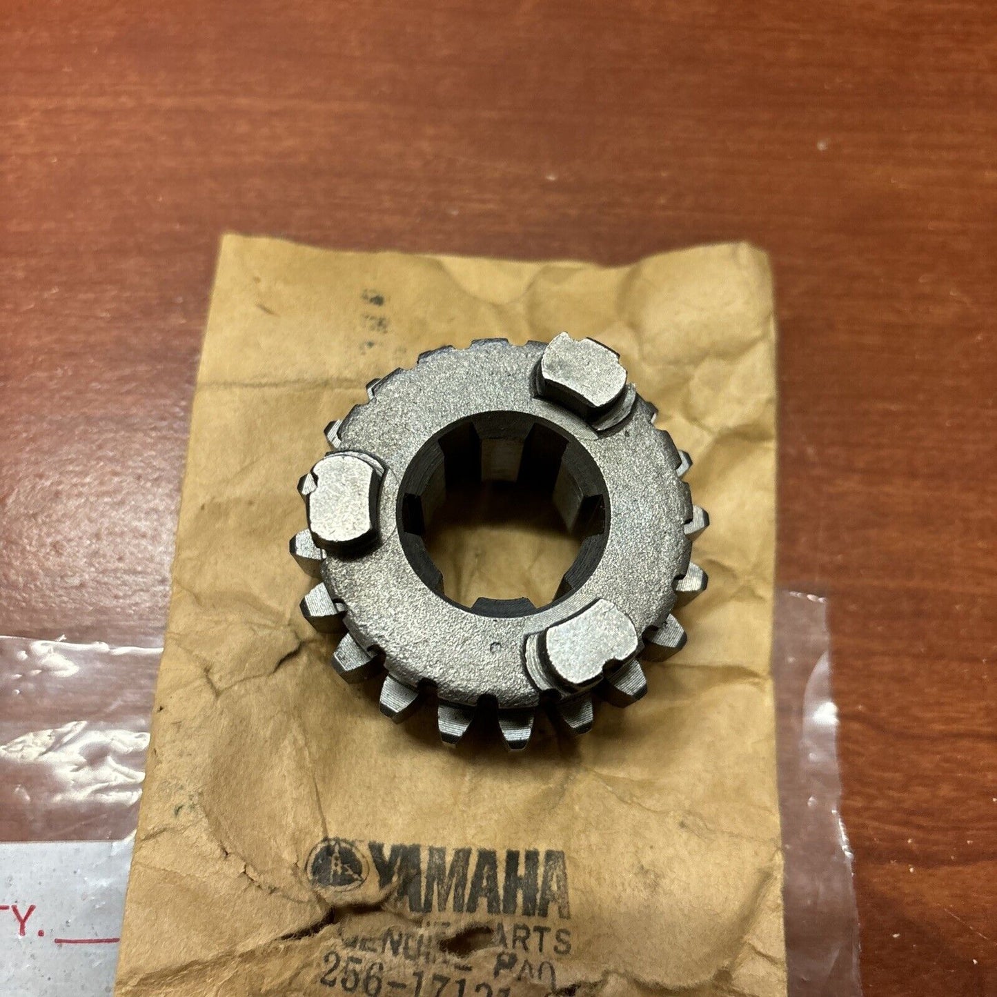 NOS Yamaha TX650 TX750 XS1 XS2 XS650 3RD PINION GEAR 256-17131-00-00 Y172