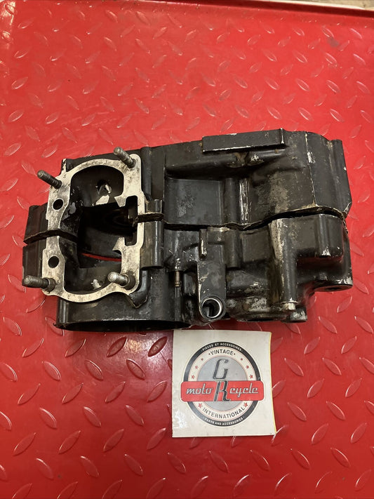 Suzuki RM125 1982 crankcase set left right