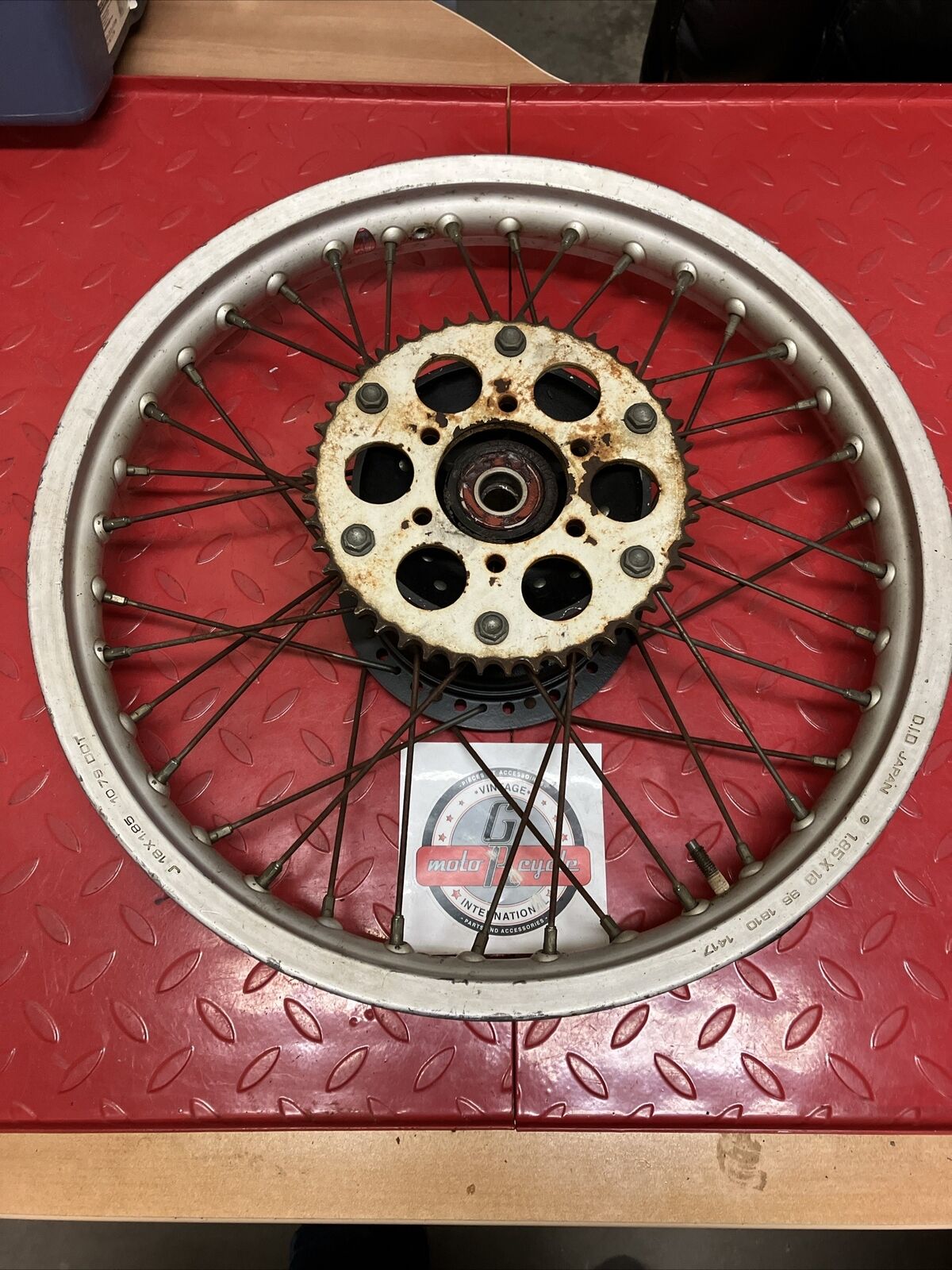 Kawasaki KX125 1980 rear wheel hub rim KDX175 KLX250 18x1.85