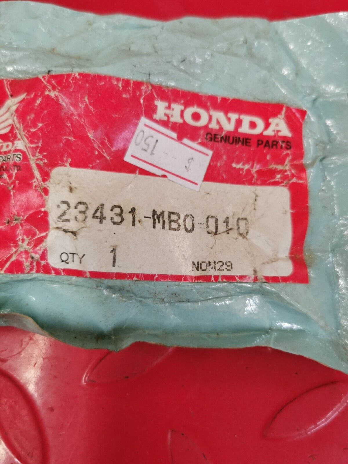 NOS HONDA VT700C VF750S  GEAR  MAINSHAFT SECOND THIRD 21T/24T 23431-MB0-010 H38