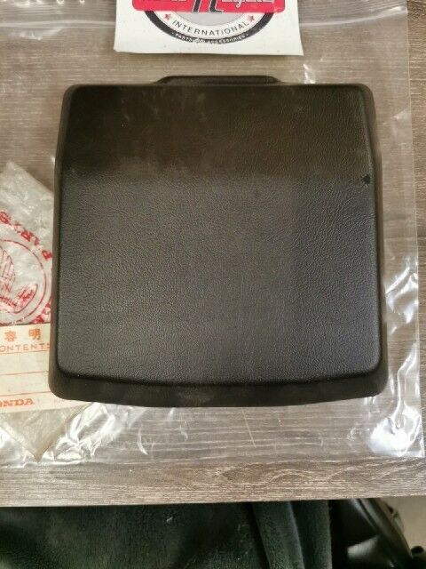 NOS HONDA GL1500 GOLDWING 1988 COVER TYPE1  83170-MN5-000ZA  H89