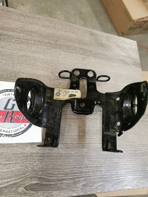 NOS YAMAHA XS400D XS360 1977 XS400 1978 COVER UPPER 1 1L9-23121-01-33 Y160