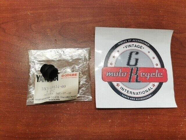 NOS Yamaha 1980 - 1982 YT125 DUST COVER 3X3-18154-00-00 Y120
