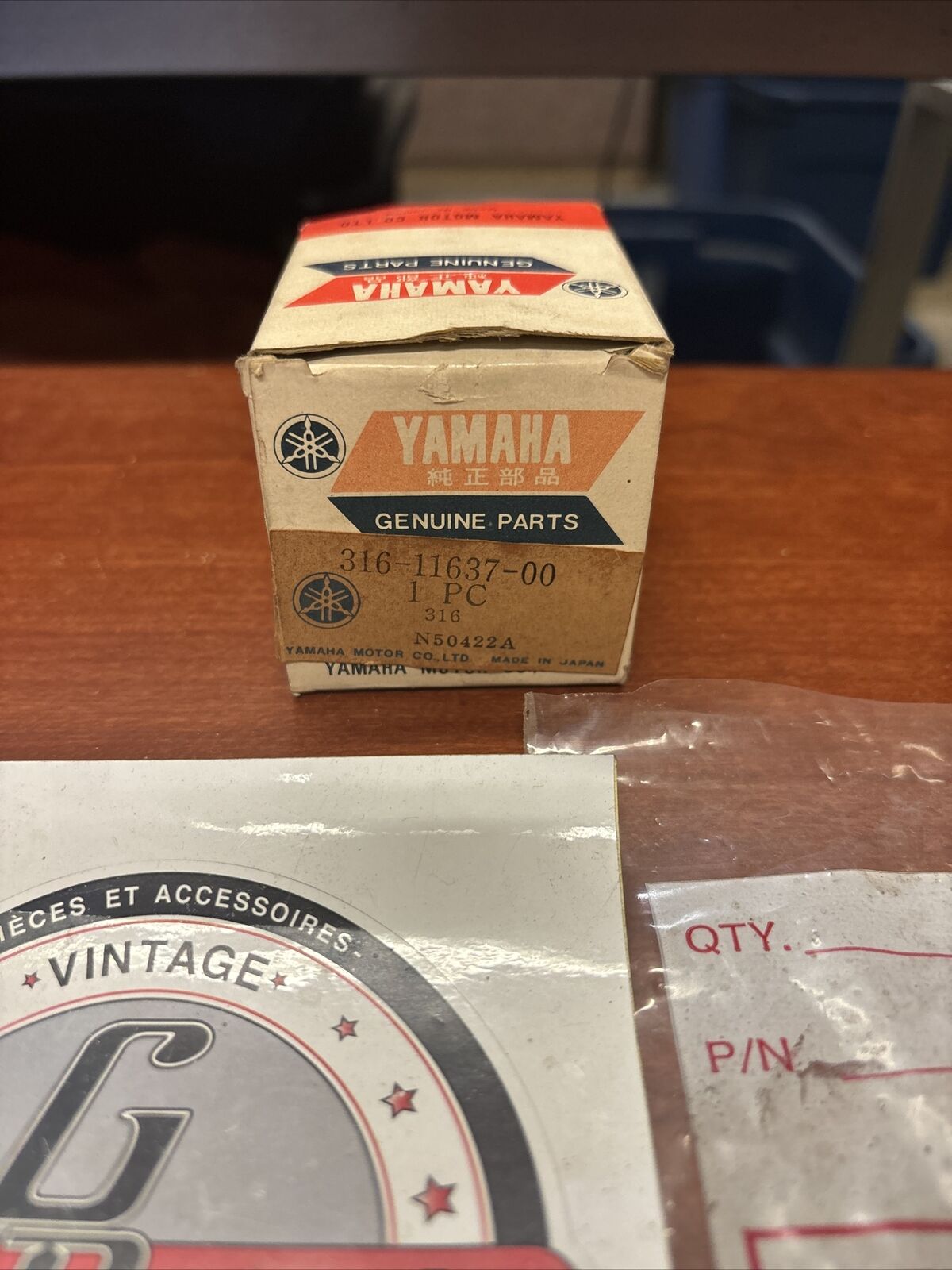 NOS Yamaha AT2 AT3 PISTON 3RD O/S 316-11637-00-00 Y175