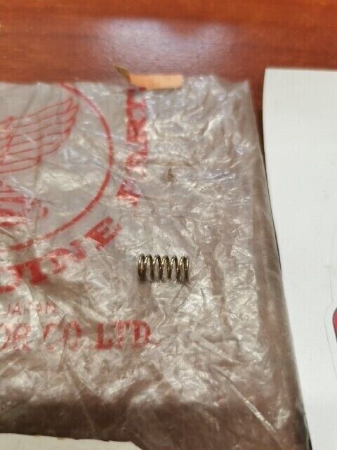 NOS Honda C240 CD90 S65 S90 AIR SCREW SPRING 16181-023-005 SUB 16181-202-004 H90