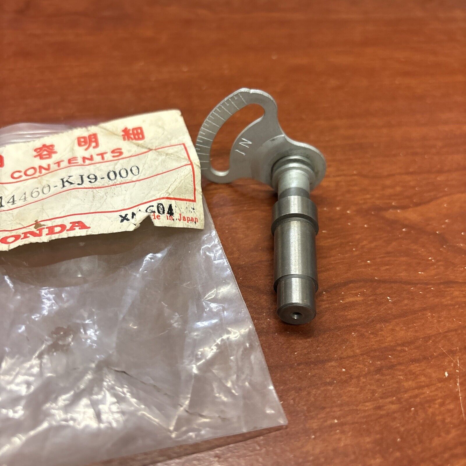 NOS Honda CH125 CH250 ROCKER ARM SHAFT 14460-KJ9-000 SUB 14460-KJ9-305 H166