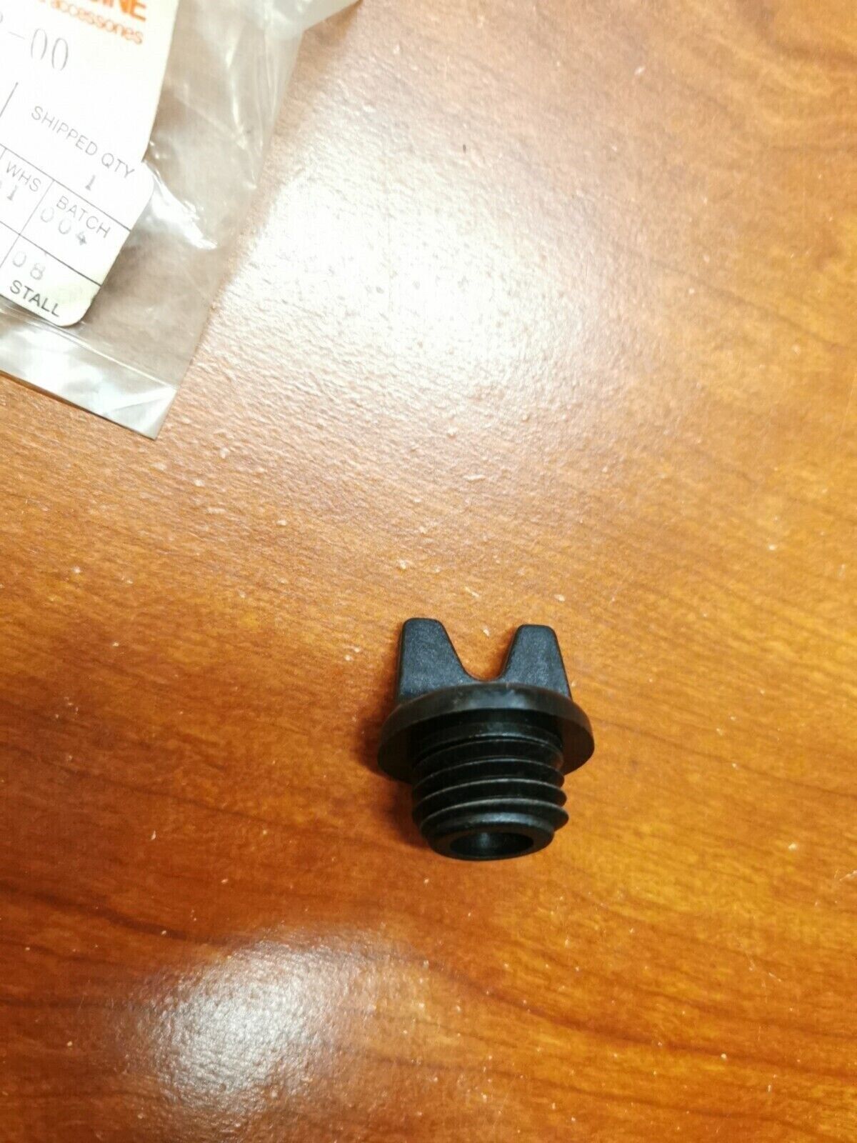 NOS Yamaha XC125 YZ125 YZ250 OIL PLUG 1RG-15363-00-00 SUB. 3Y1-15363-10-00 Y93